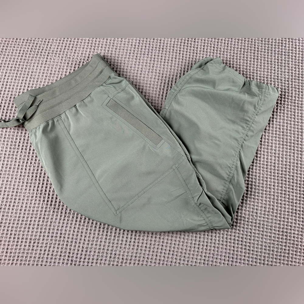 Women’s RBX sage colored capri workout pants with side ruching pockets size XL - Picture 8 of 8